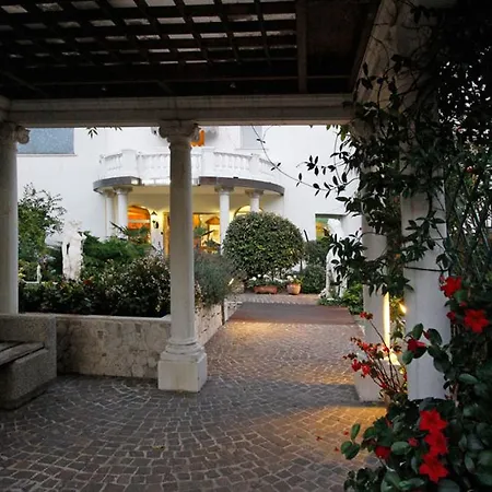 Park Cellini