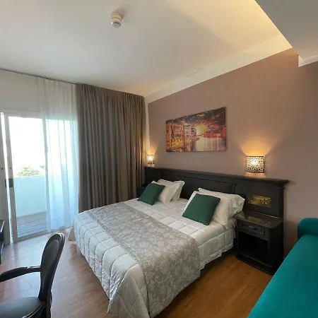 Hotel Park Cellini 4*