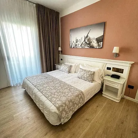 Hotel Park Cellini 4*