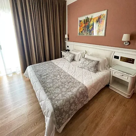 Hotel Park Cellini 4*