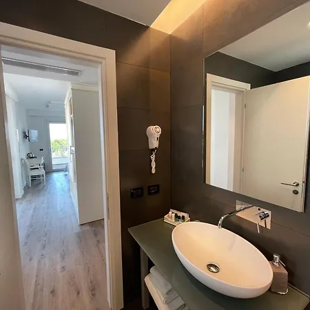 Hotel Park Cellini 4*