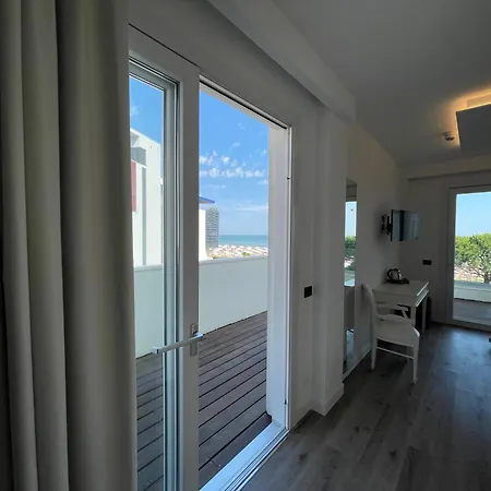 Park Cellini Hotel 4*